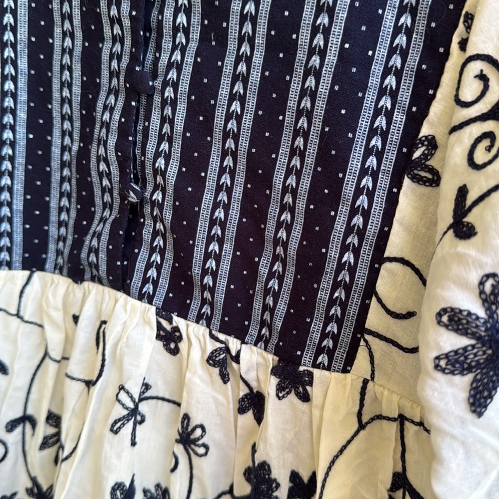 Hayden navy blue and ivory cream foral embroidered baby doll dress size medium - Picture 2 of 5